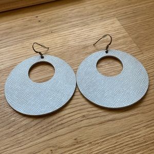 Nickel & Suede silver “nova” earrings
